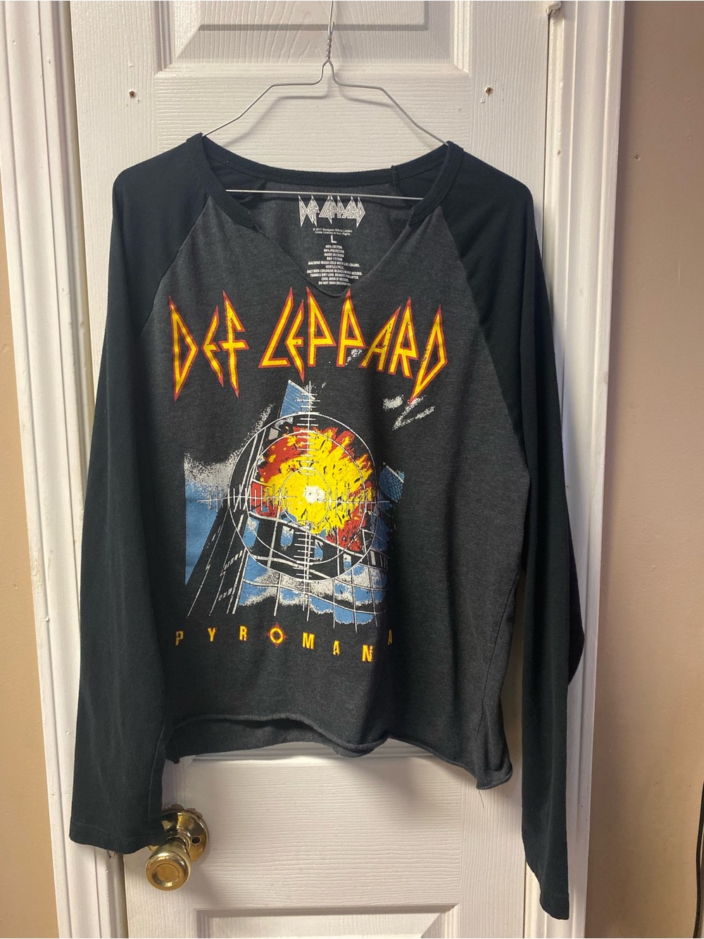 Def Leppard Pyromania Raglan Long Sleeve Tee - Black/Charcoal. Cut Neck:Cropped